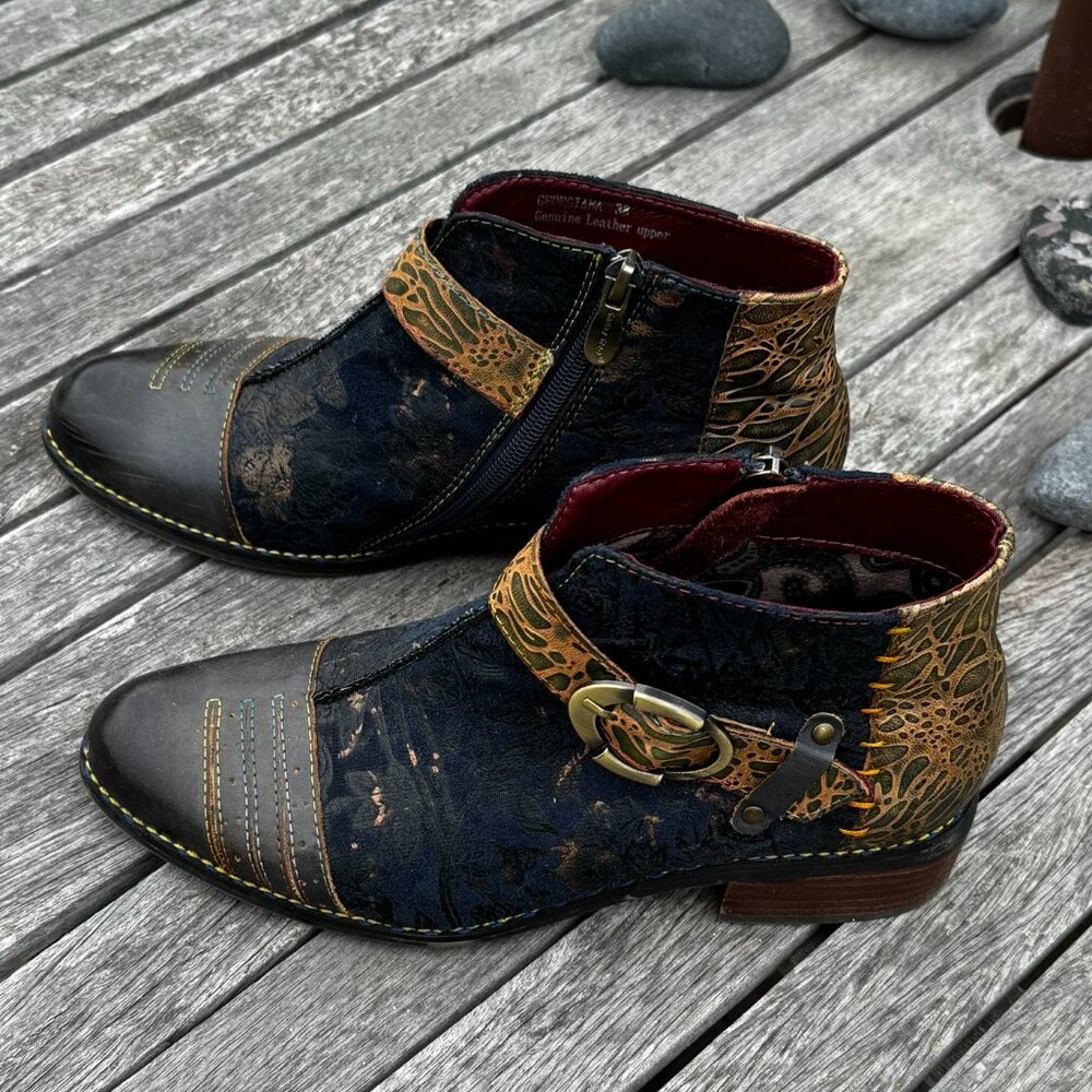 Georgiana Ankle Boots by L'Artiste by Spring Step